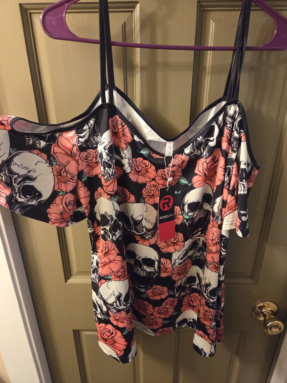 Rosegal Black Cold-Shoulder Camisole with Coral Rose & Skull Print